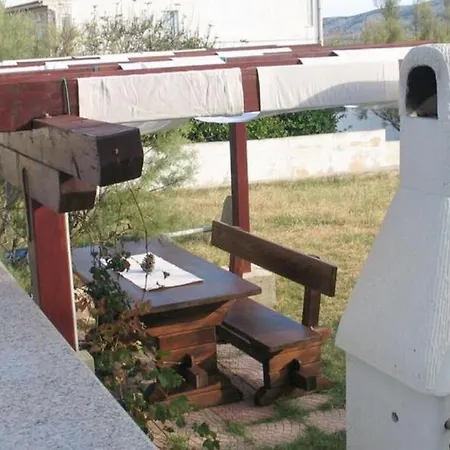 Apartmani Kunteja Pag Town Exterior photo